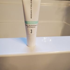 Jan Marini  Protect and Blur SPF 30 Sunscreen